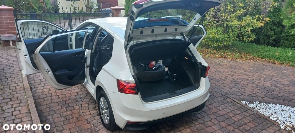 Skoda Fabia 1.0 MPI Essence - 28
