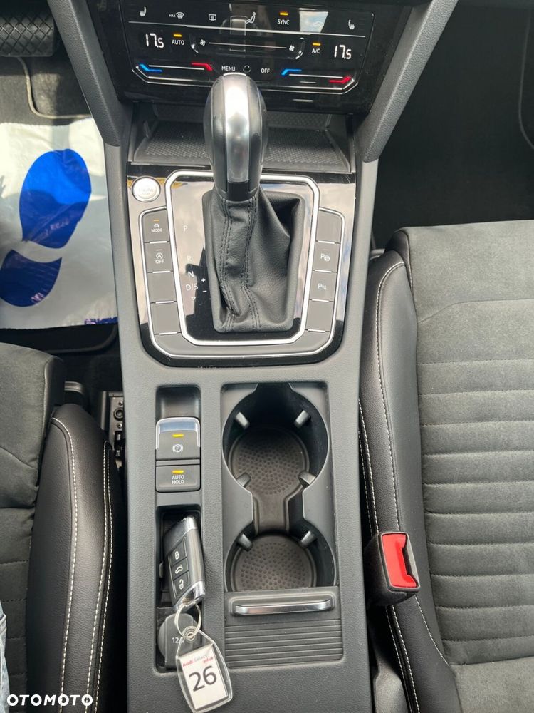 Volkswagen Passat Variant - 25
