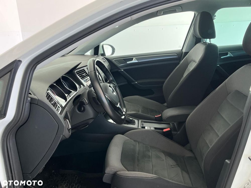 Volkswagen Golf 1.5 TSI BMT Evo Comfortline DSG - 17
