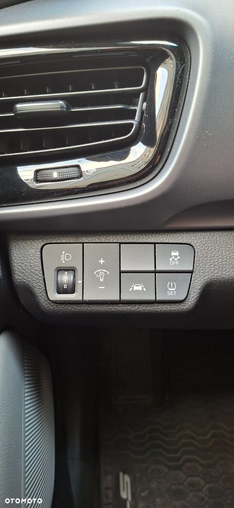 Kia Stonic 1.4 L - 6