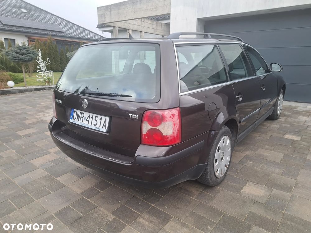 Volkswagen Passat - 4