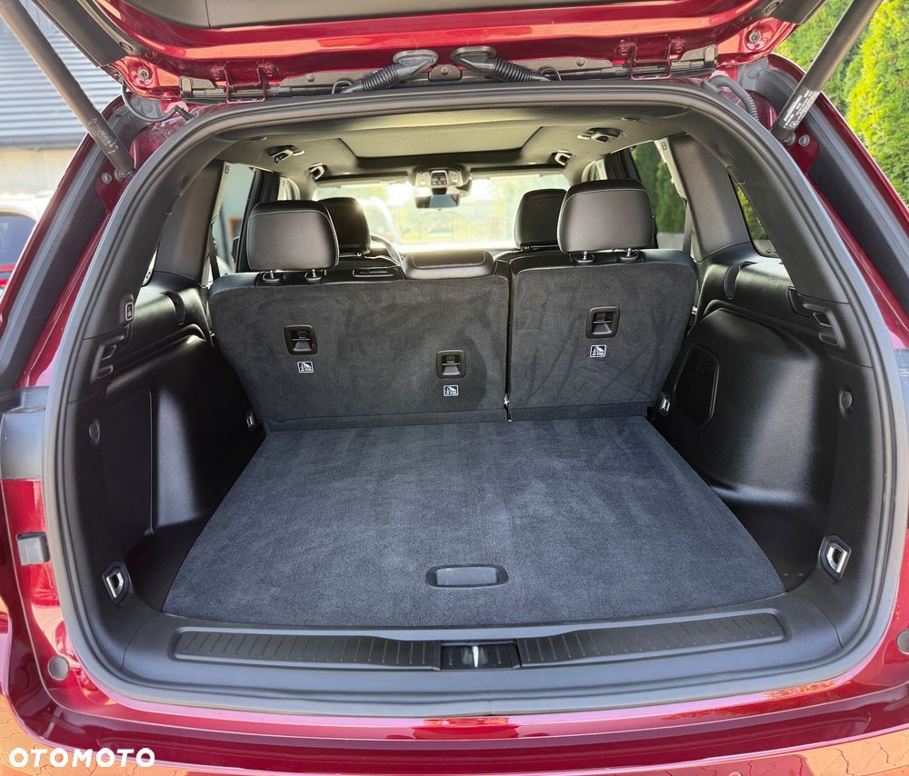 Jeep Grand Cherokee - 33