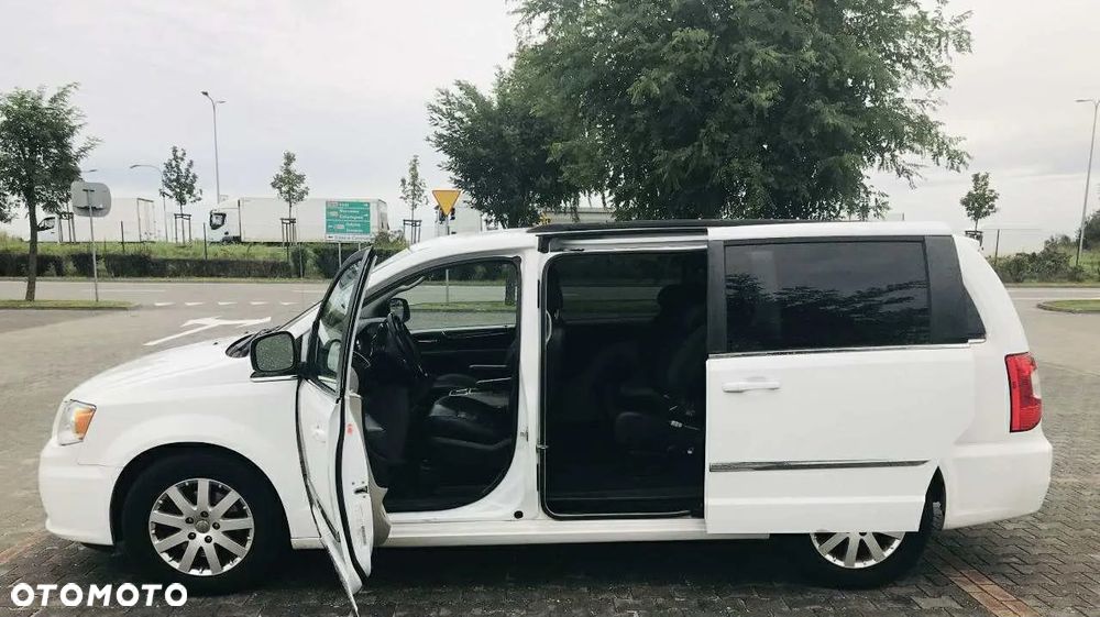 Chrysler Town & Country 3.6 Touring - 4
