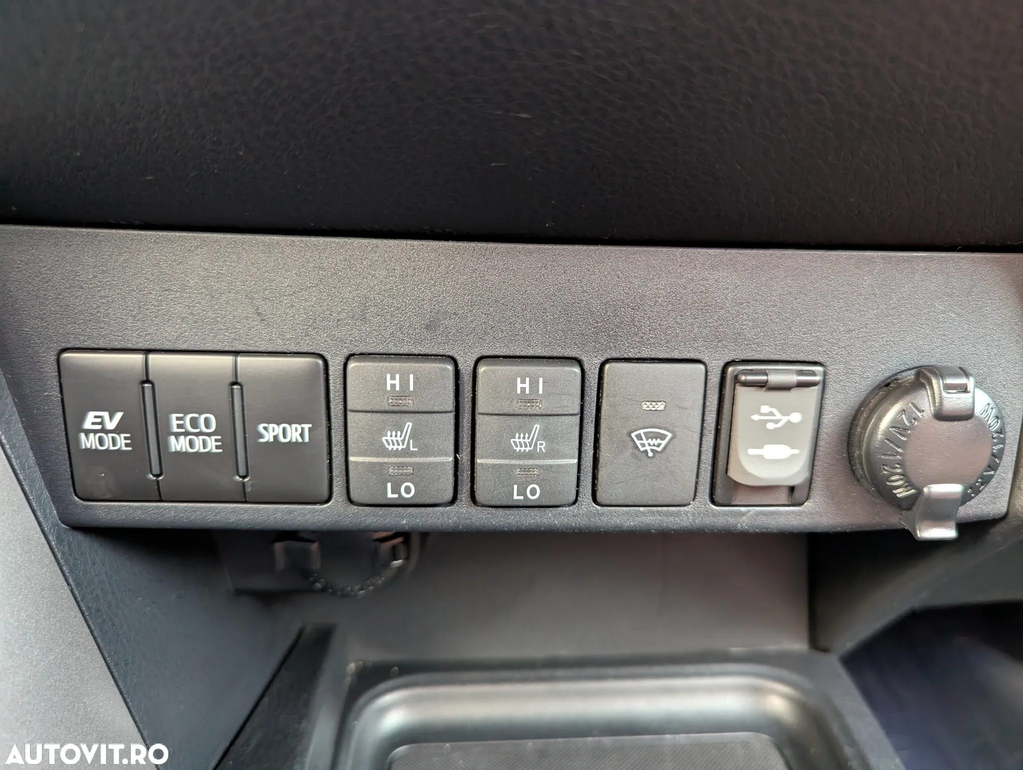 Toyota RAV4 2.5 VVT-i HSD 4x4 Luxury - 18