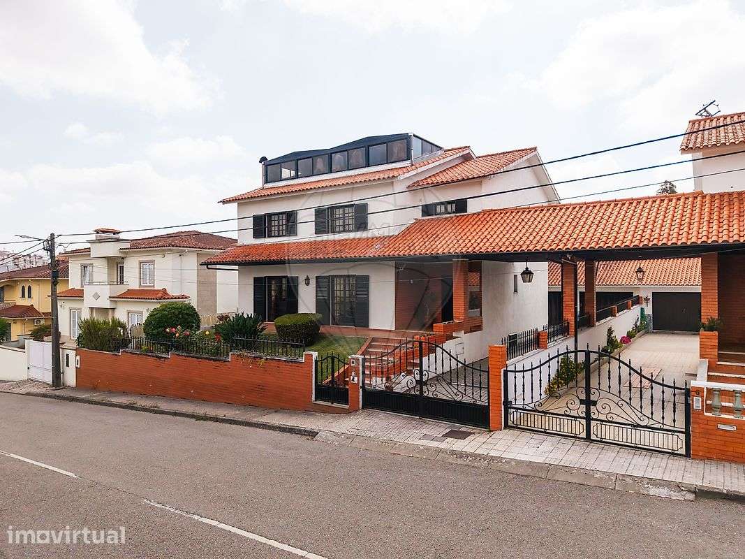 Moradia T4 para venda