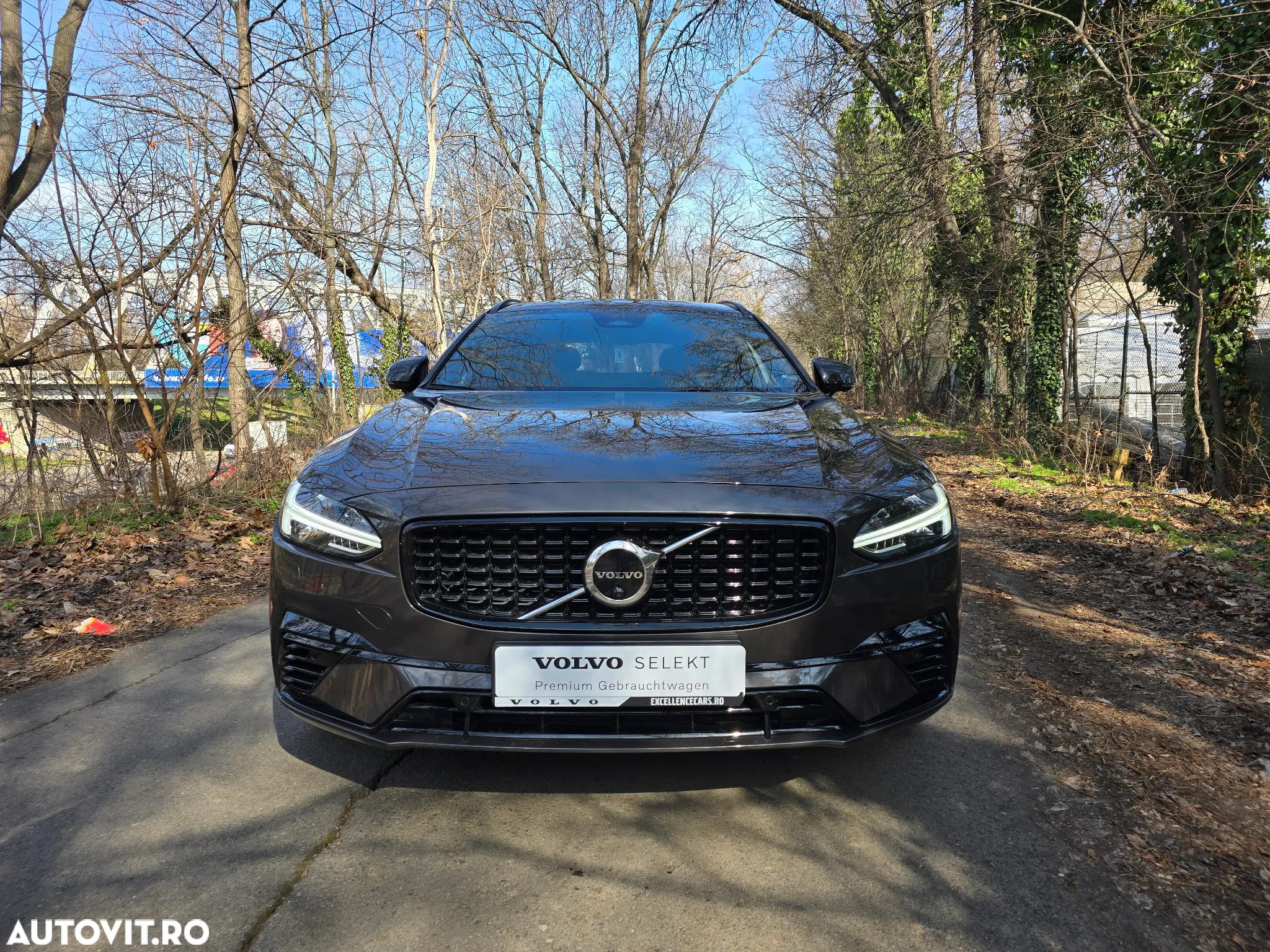 Volvo V90 - 2