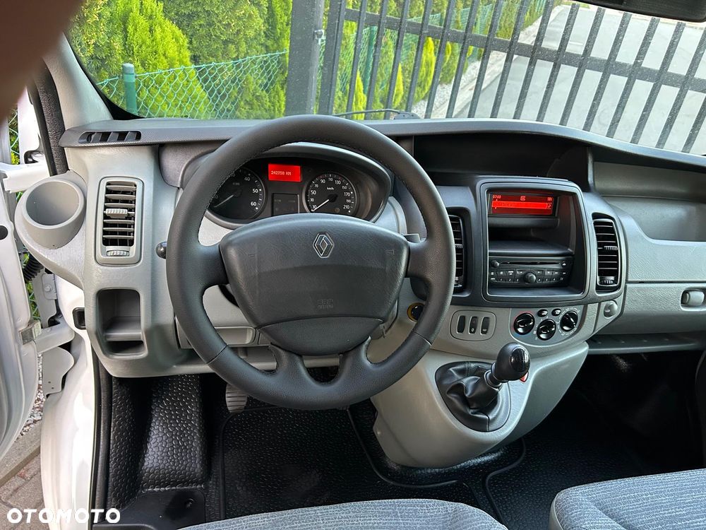 Renault Trafic - 22