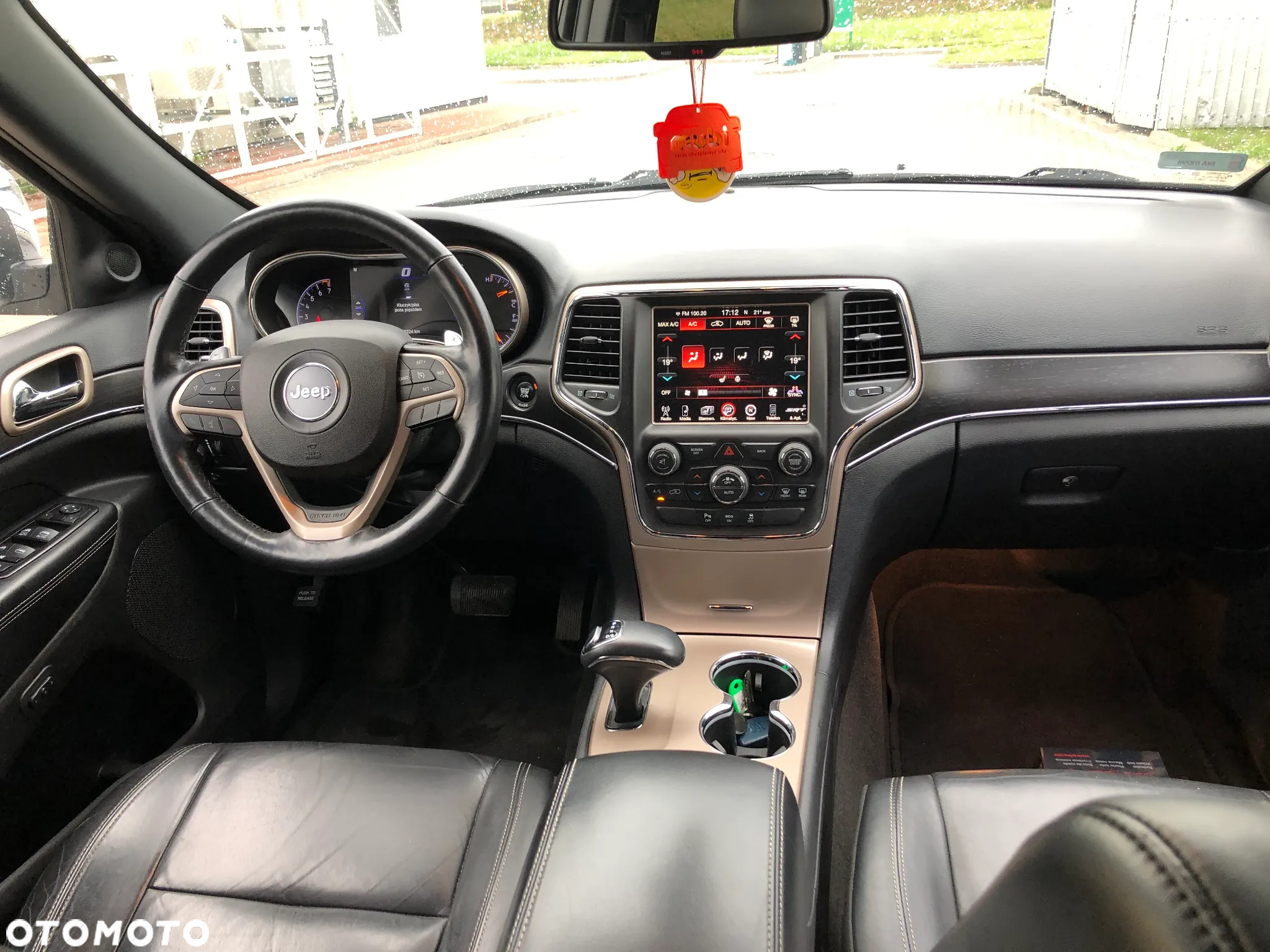 Jeep Grand Cherokee - 10