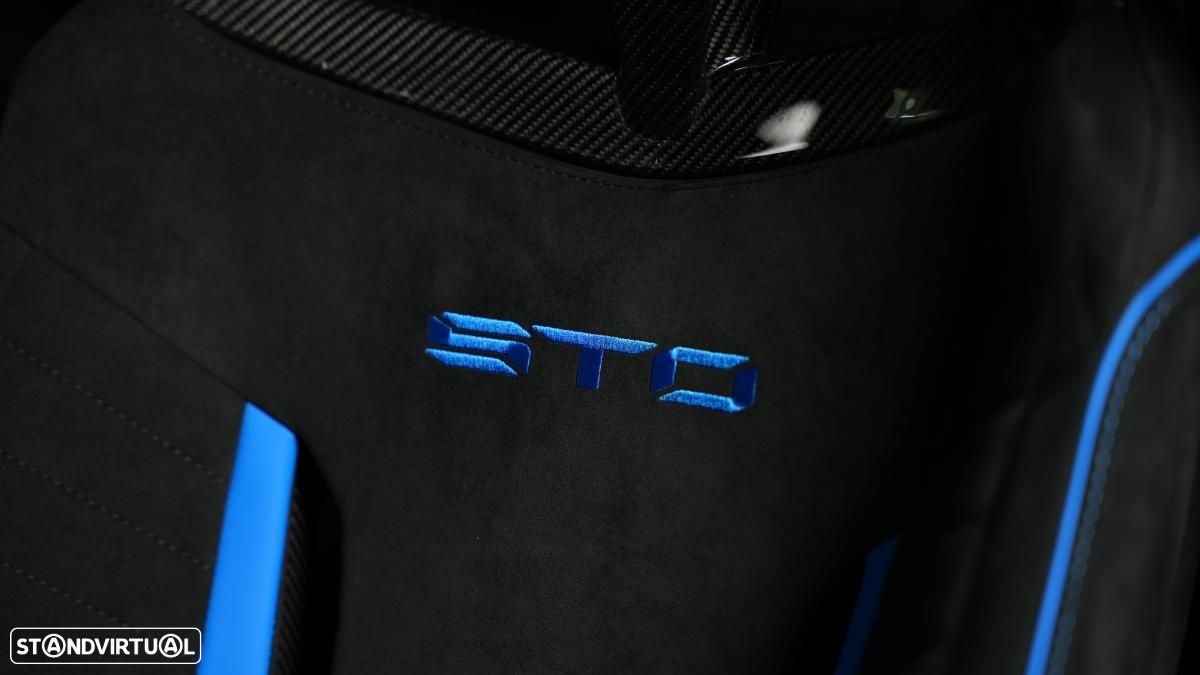 Lamborghini Huracán STO - 12