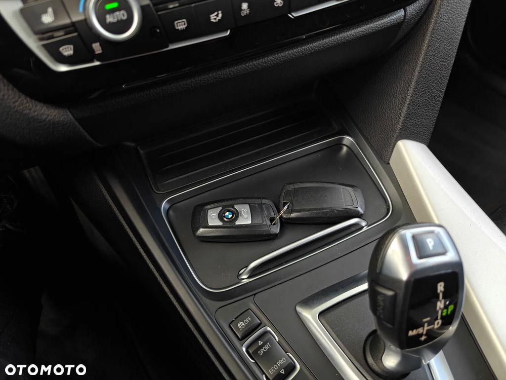 BMW Seria 3 318d Edition M Sport Shadow - 21