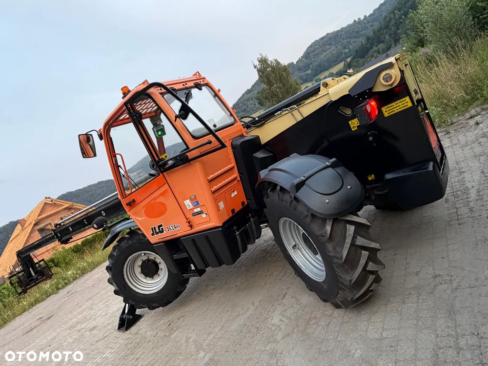JLG 3614RS CAT Ładowarka Teleskopowa Dźwig Zwyżka 14 metrów wysuw. Udźwig 4 tony. Widły. Silnik DEUTZ TuRBO. 110KM. Maszyna jak Nowa z Norwegii Pracowała w Urzędzie Komunalnym.  DEKRA BMWT. skręt 3 tryby 4 koła KRAB. Auto-poziomowanie!  Zero luzów wycieków jak Nowa z salonu. Małe Gabaryty maszyny a potężny zasięg i udzwig! Skrzynia Hydrostatic 3 biegi. Zmiana na Pokrętle przy kierownicy. Wszystko Sterowane z 1 dżojstkika wraz z łapami! OKAZJA. Zero luzów. Ładowarka ma nadzwyczajnie duży prześwit od spodu. Opony jak Nowe! OKAZJA  2017 rok. Niski przebieg 3000mtg - 37
