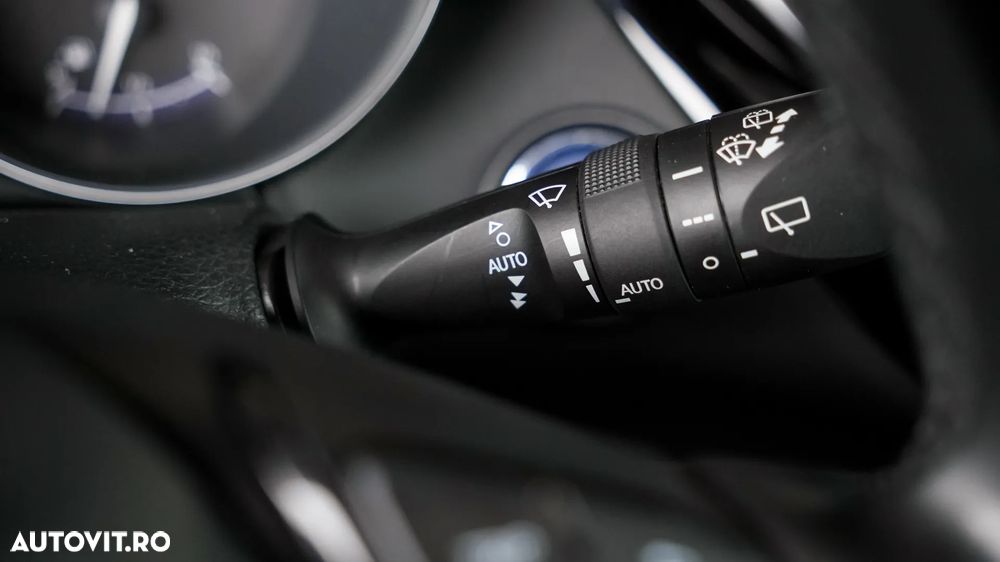 Toyota C-HR 1.8 HSD 122 CP 4x2 CVT Style - 17