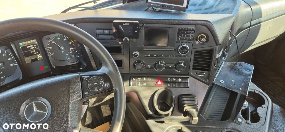 Mercedes-Benz AROCS 1827 - 9