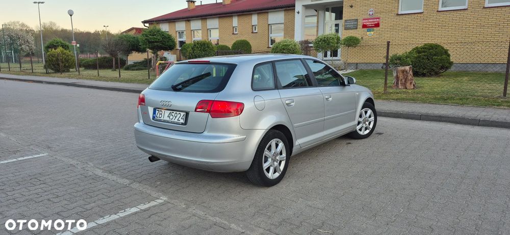 Audi A3 Sportback 1.6 Ambition - 4