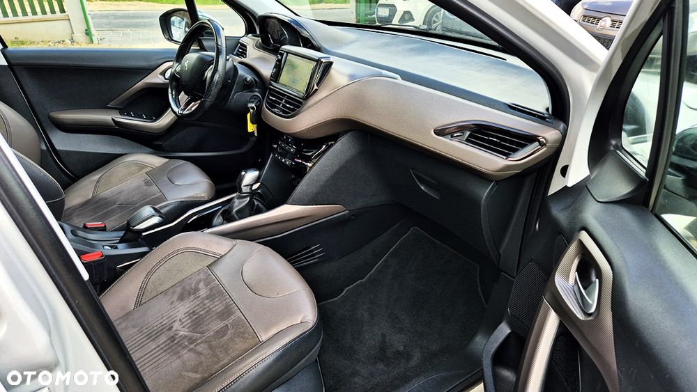 Peugeot 2008 1.6 VTi Allure - 36