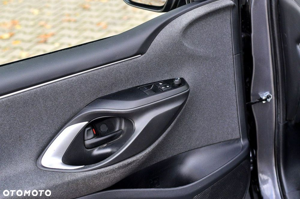 Toyota Yaris - 12