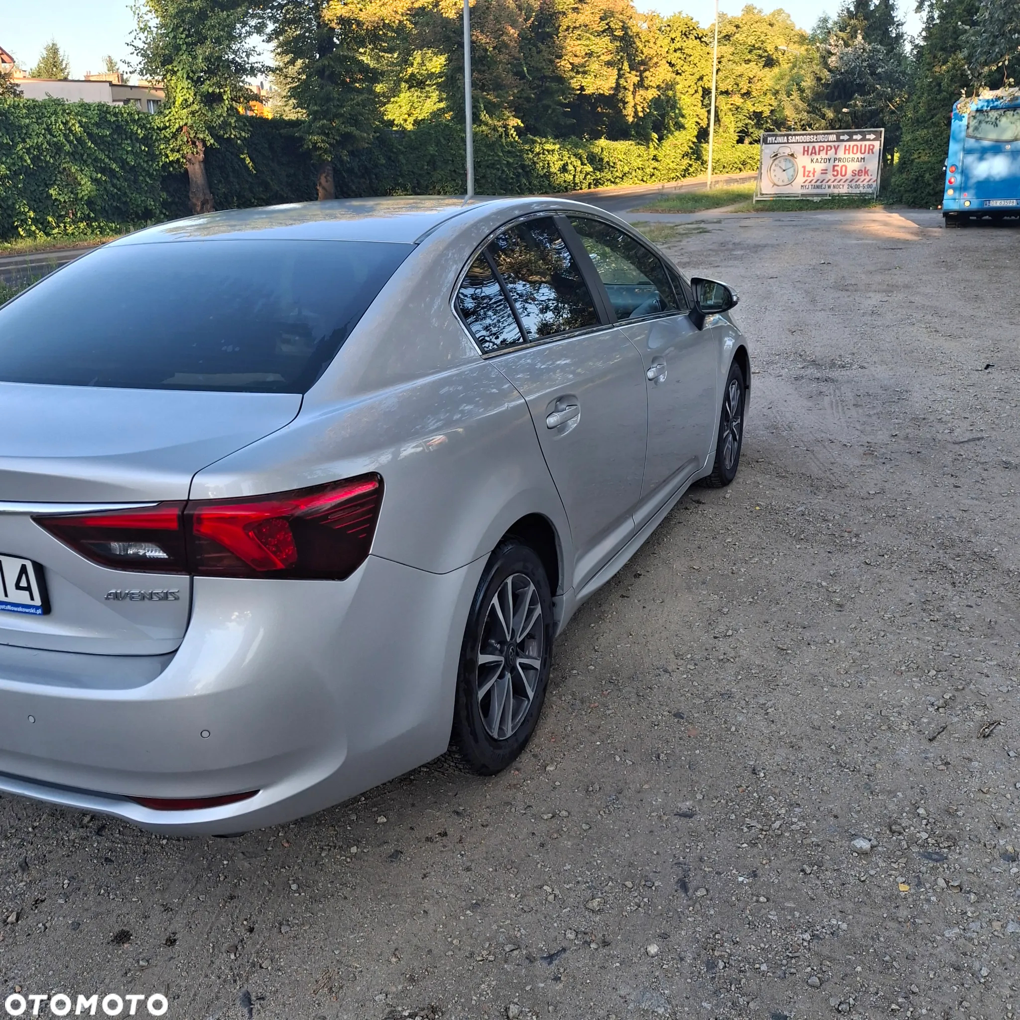 Toyota Avensis 1.8 Premium - 6