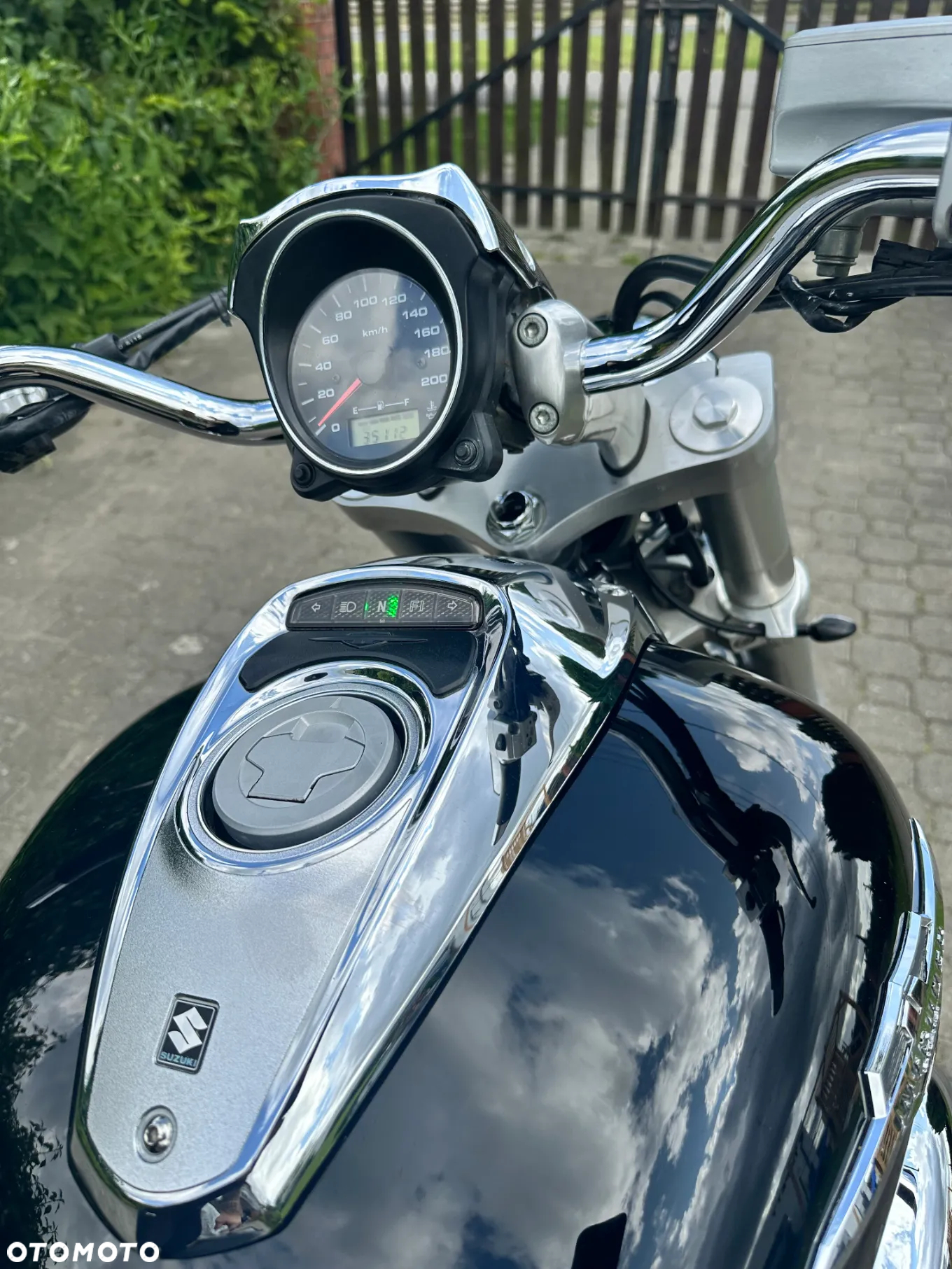 Suzuki Intruder - 18