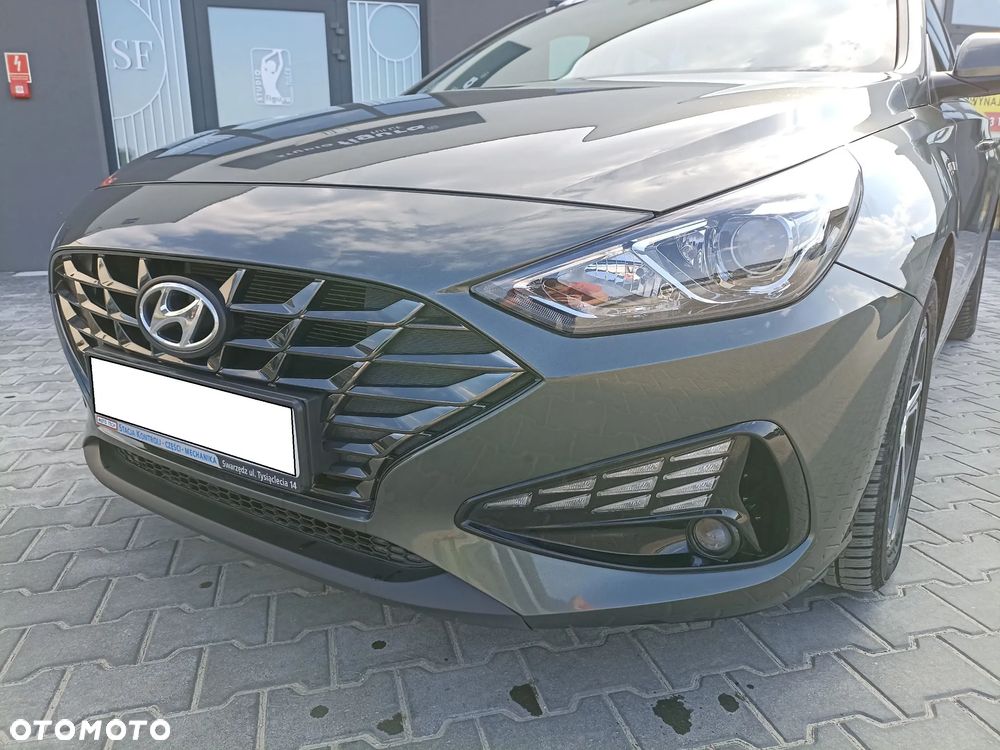 Hyundai i30 1.5 T-GDI 48V Comfort DCT - 9