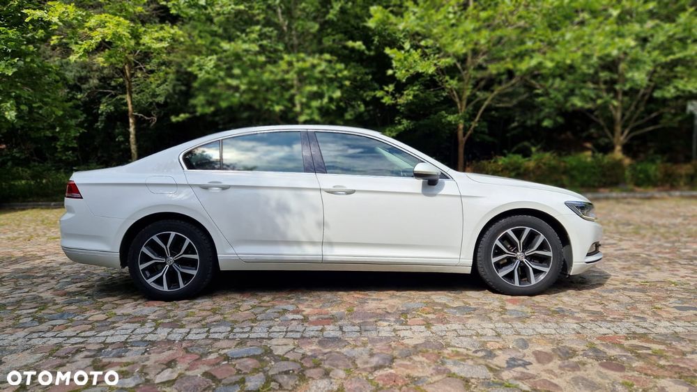 Volkswagen Passat - 4
