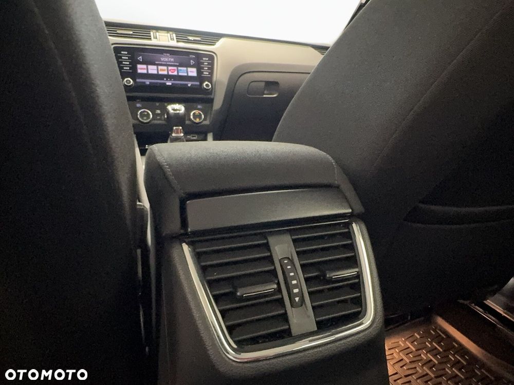 Skoda Octavia 1.6 TDI SCR Ambition - 17