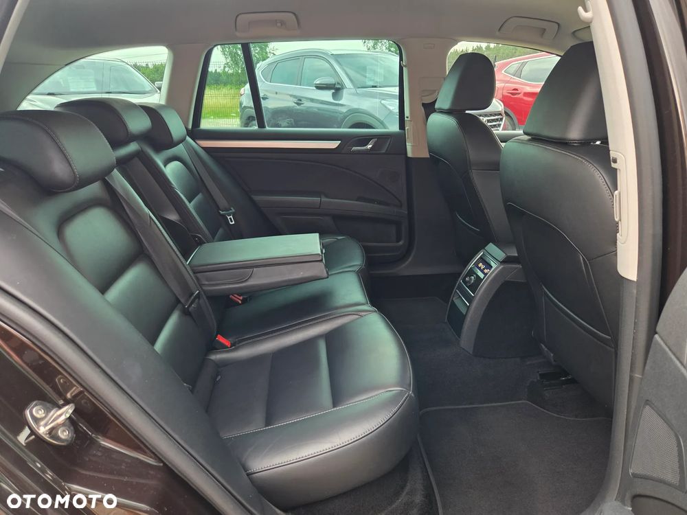 Skoda Superb 2.0 TDI DSG Exclusive - 34