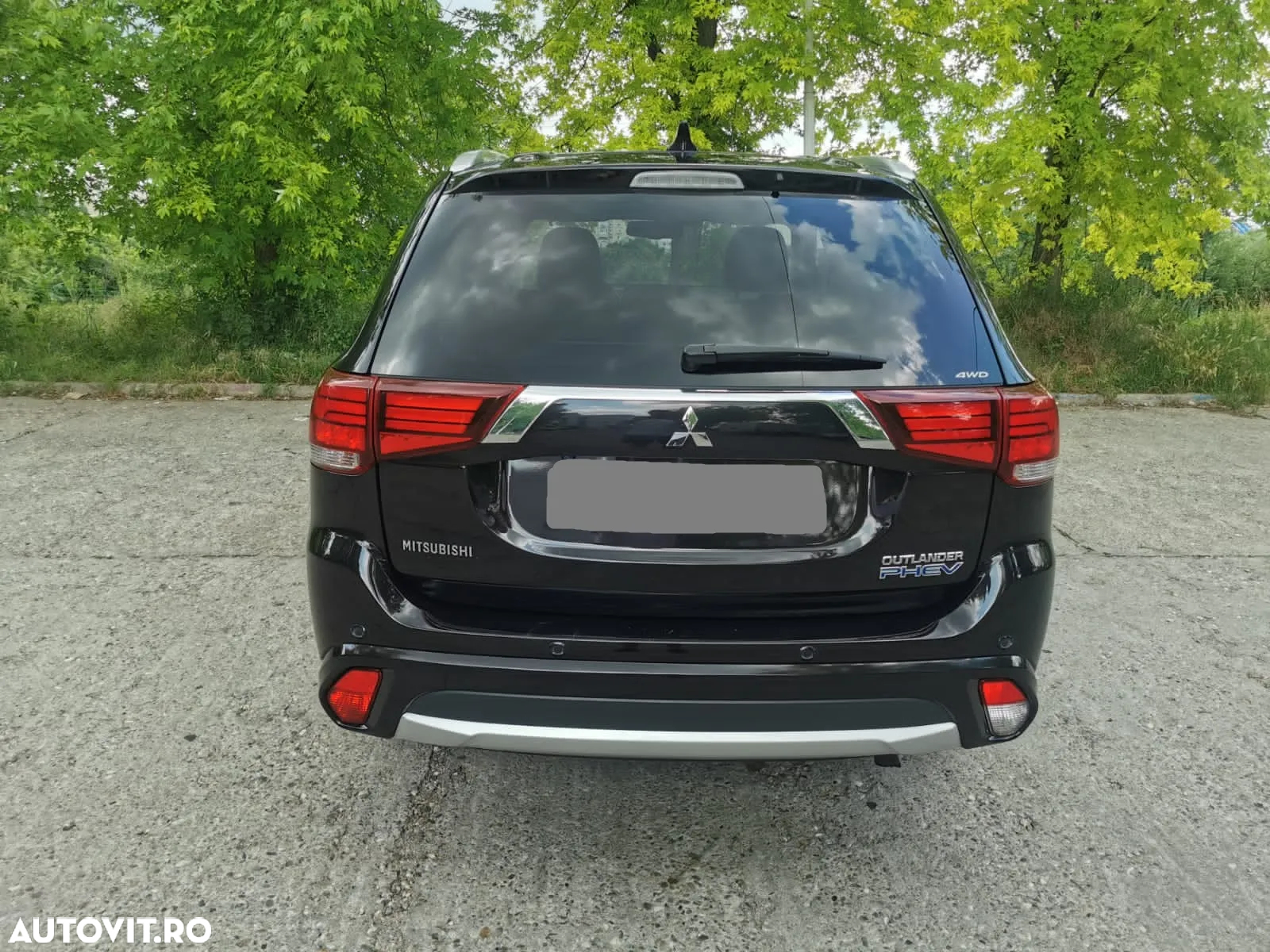 Mitsubishi Outlander 2.0 4WD Plug-In Hybrid Top - 4