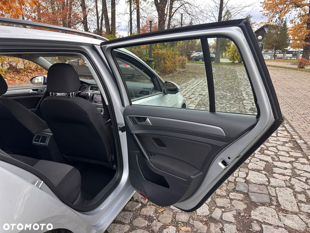 Volkswagen Golf Variant 1.6 TDI DPF BlueMotion Technology Style - 18