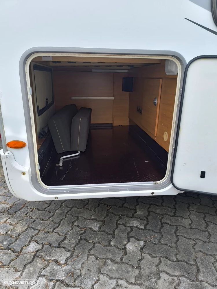 Burstner Nexxo Cama central apenas 6.8M - 16