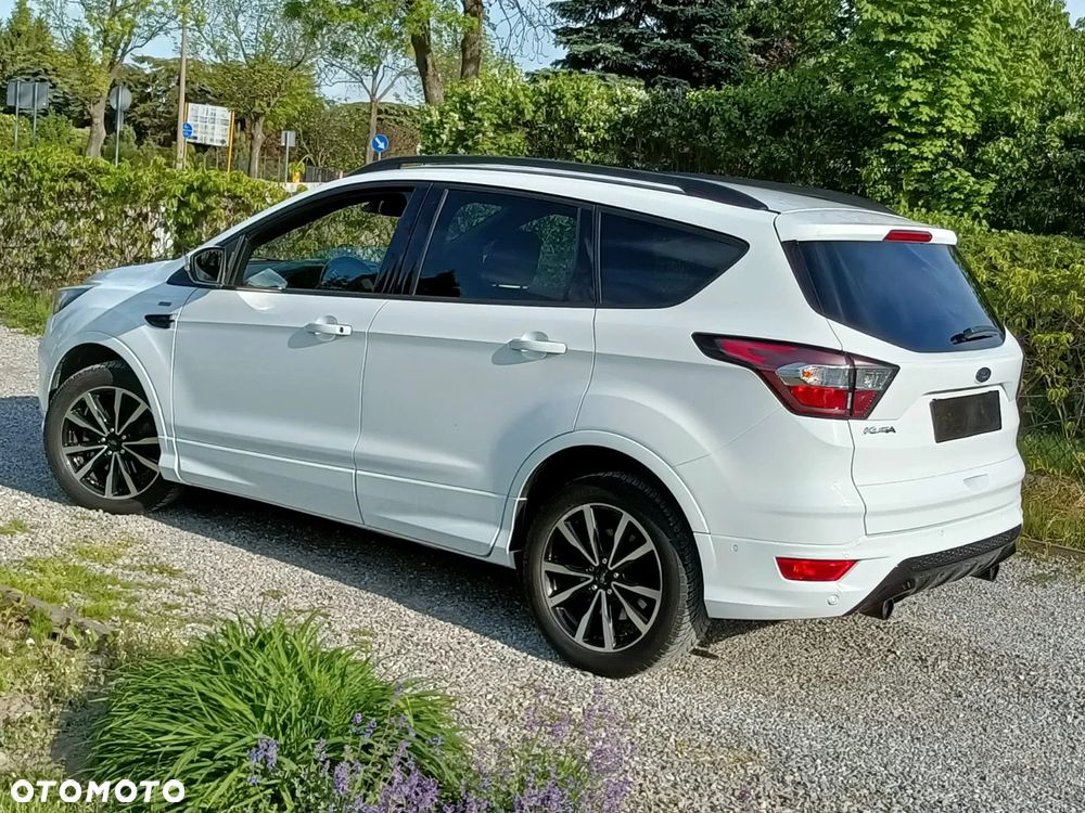Ford Kuga 2.0 TDCi 2x4 ST-Line - 9