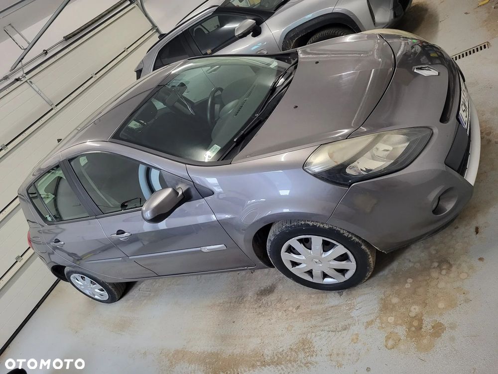 Renault Clio 1.2 16V TCE Alize - 1