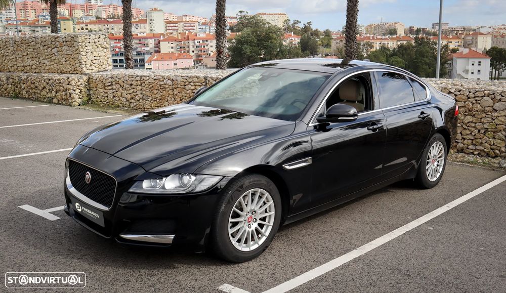 Jaguar XF E-Performance Prestige - 11