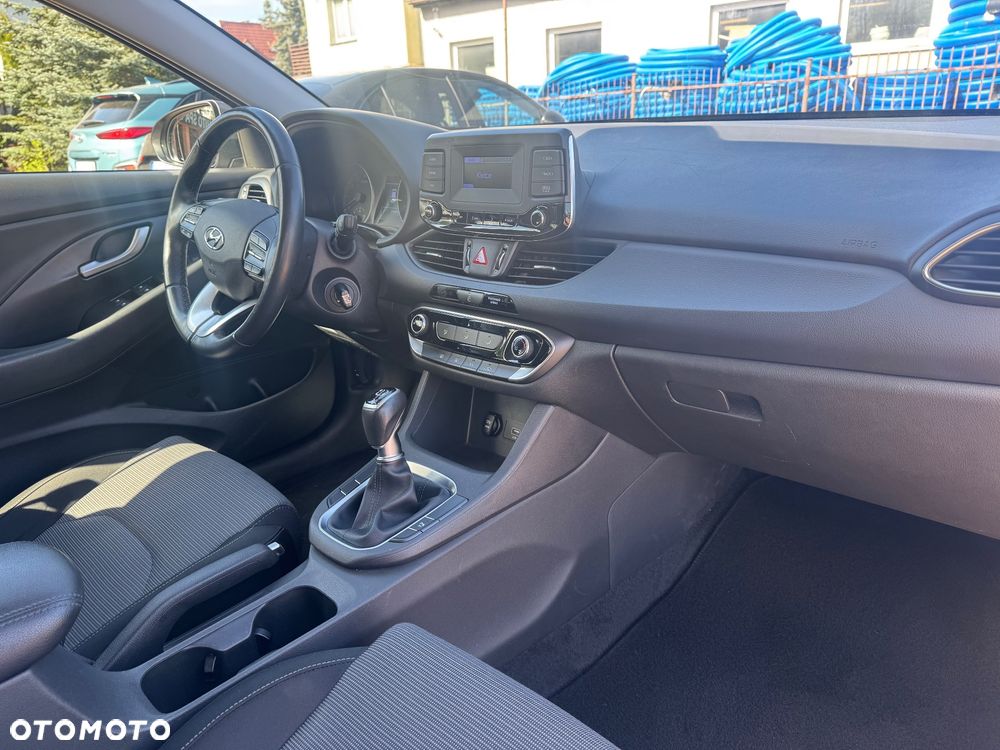 Hyundai i30 1.5 DPI Classic + - 5