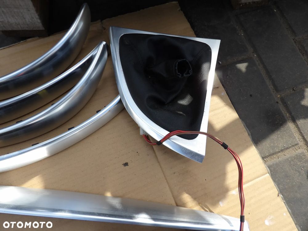 BMW - E87 - LIFT - KOMPLET LISTEW OZDOBNYCH - DEMONTAŻ - EUROPA - 7078571 - 3