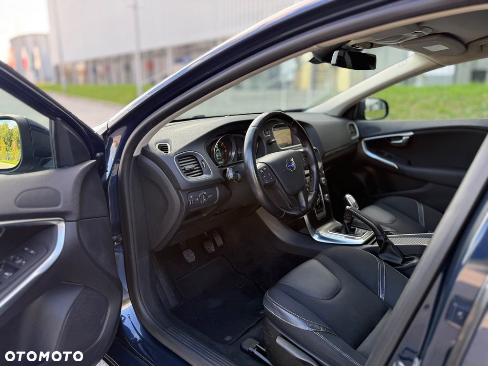 Volvo V40 D4 Momentum - 31