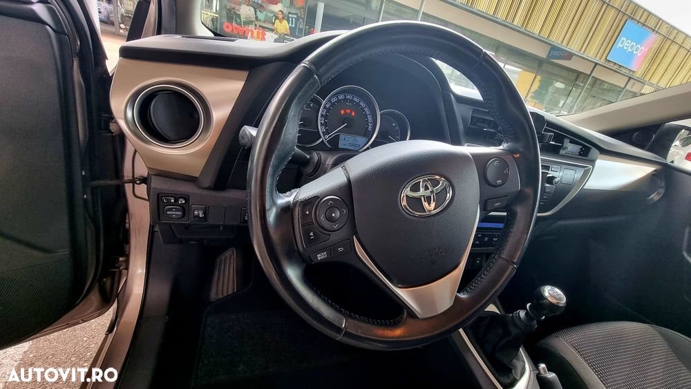 Toyota Auris 1.4 D-4D - 15