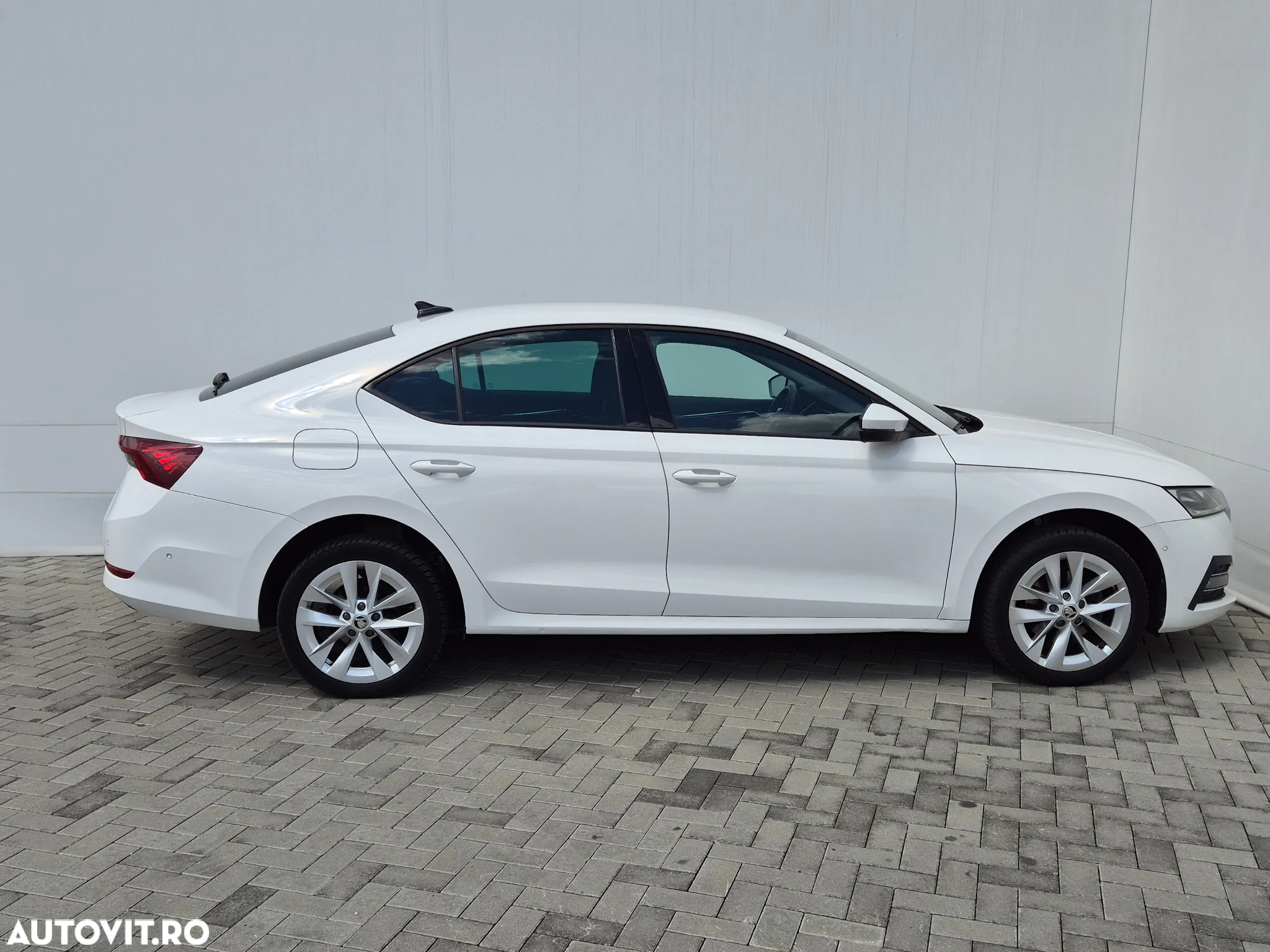 Skoda Octavia 2.0 TDI DSG Style - 6