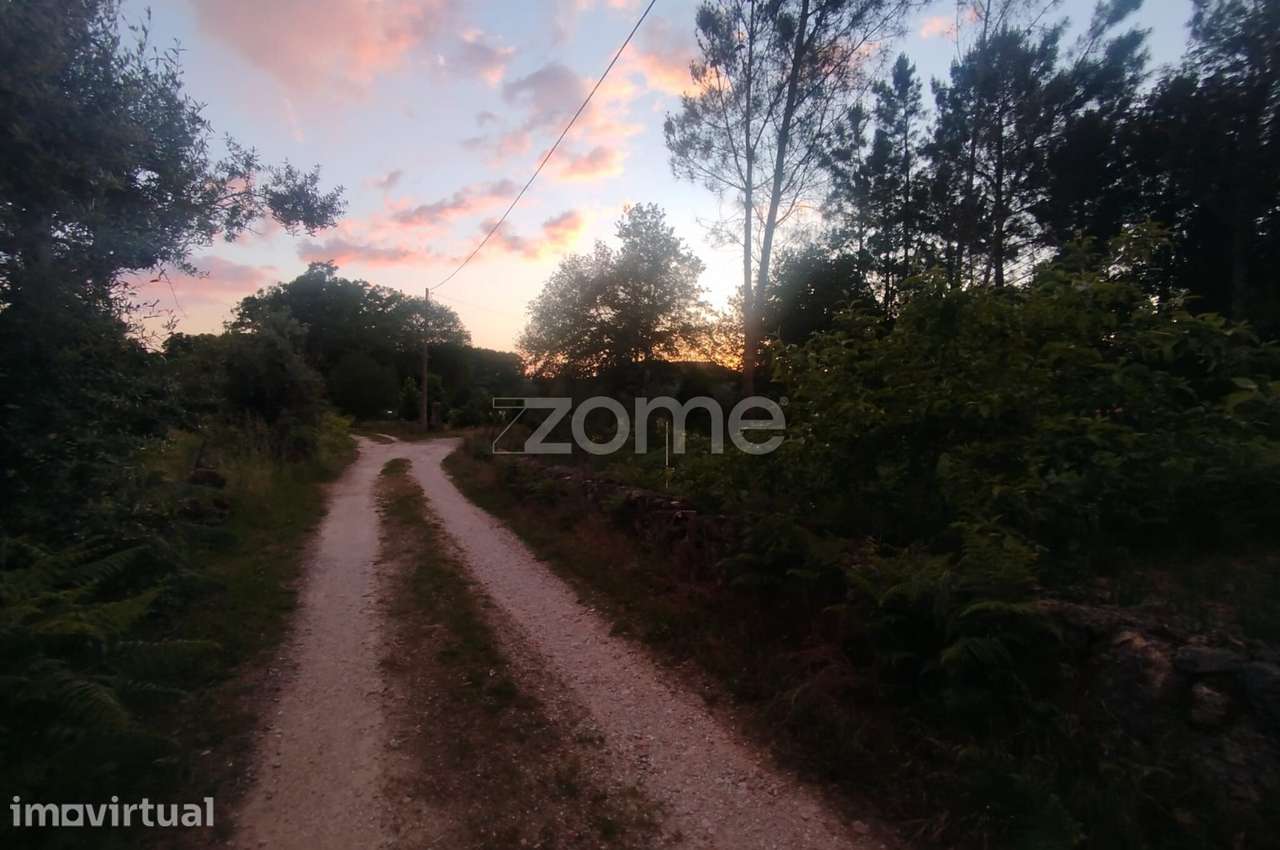 Terreno a 5 minutos do centro de Mangualde o seu Sonho - Grande imagem: 2/18