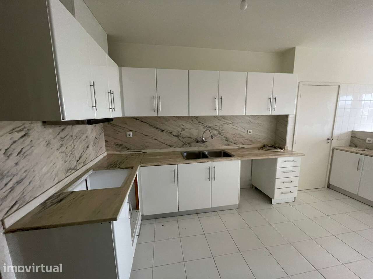 Arrendamento T3 +1 Av. de Londres - Grande imagem: 2/18