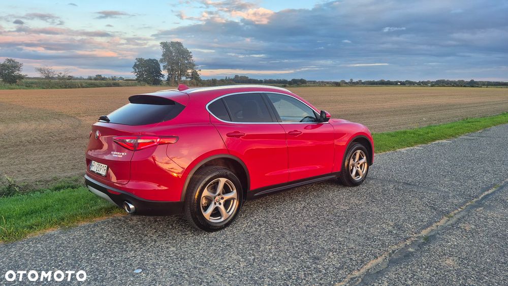 Alfa Romeo Stelvio - 14