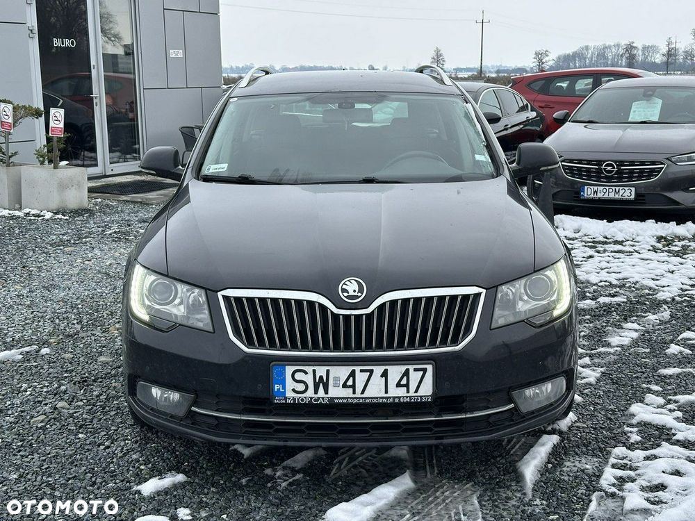 Skoda Superb 2.0 TDI Elegance DSG - 2