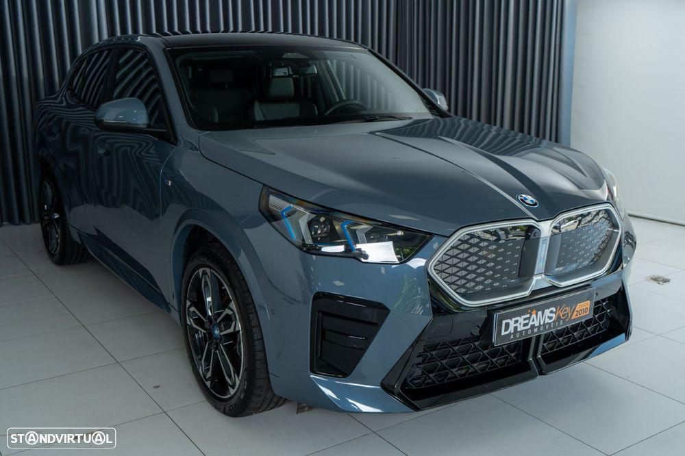 BMW iX2 eDrive20 Pack Desportivo M - 7