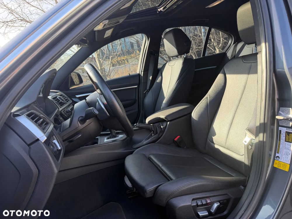 BMW Seria 3 330i Sport Line Sport - 15