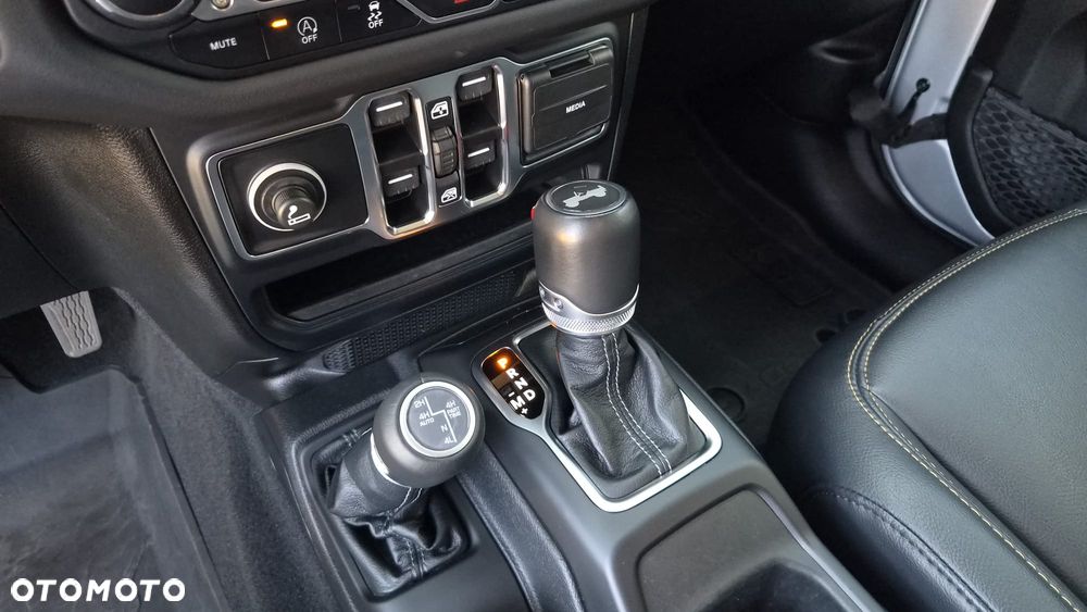 Jeep Wrangler Unlimited GME 2.0 Turbo Sahara - 34