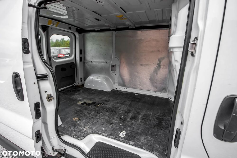 Renault Trafic - 12