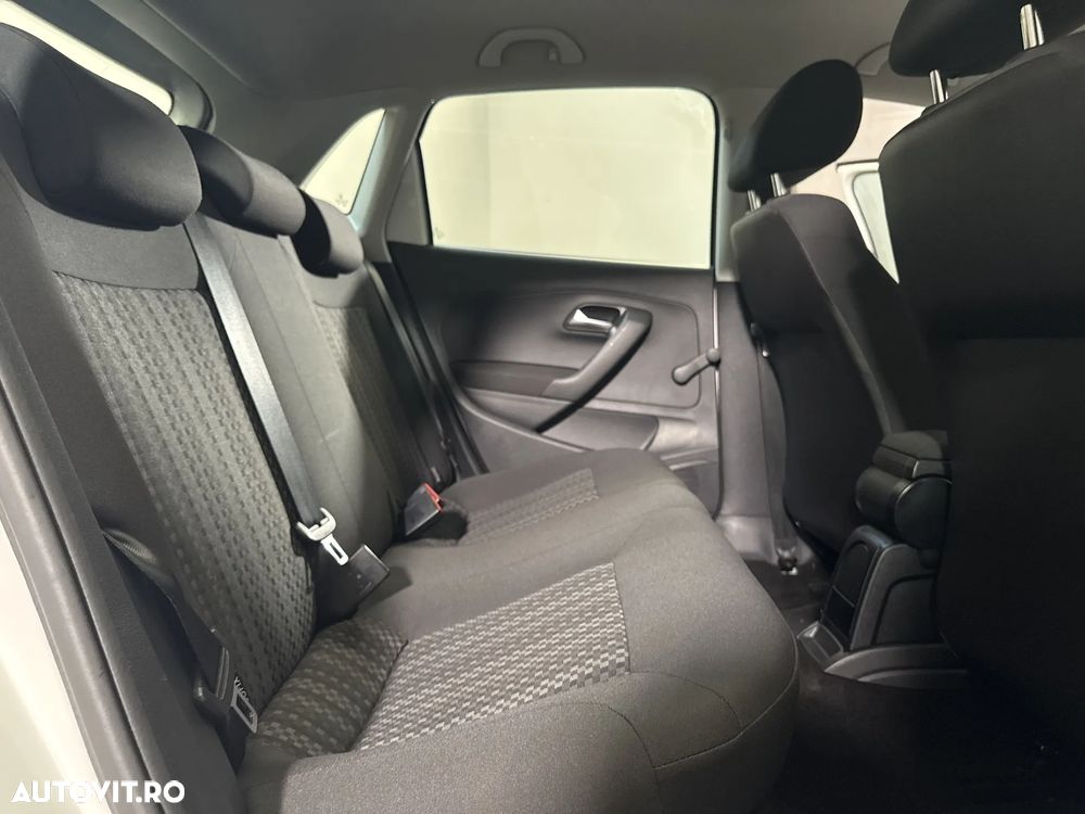 Volkswagen Polo - 13