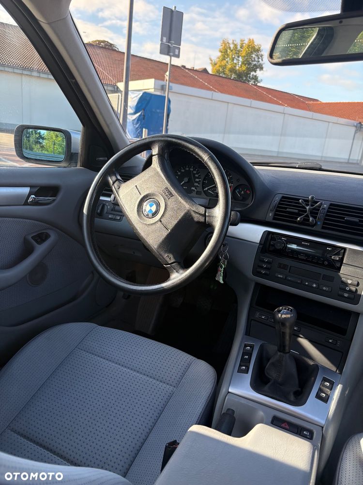 BMW Seria 3 - 16