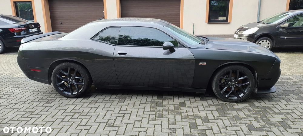 Dodge Challenger - 3