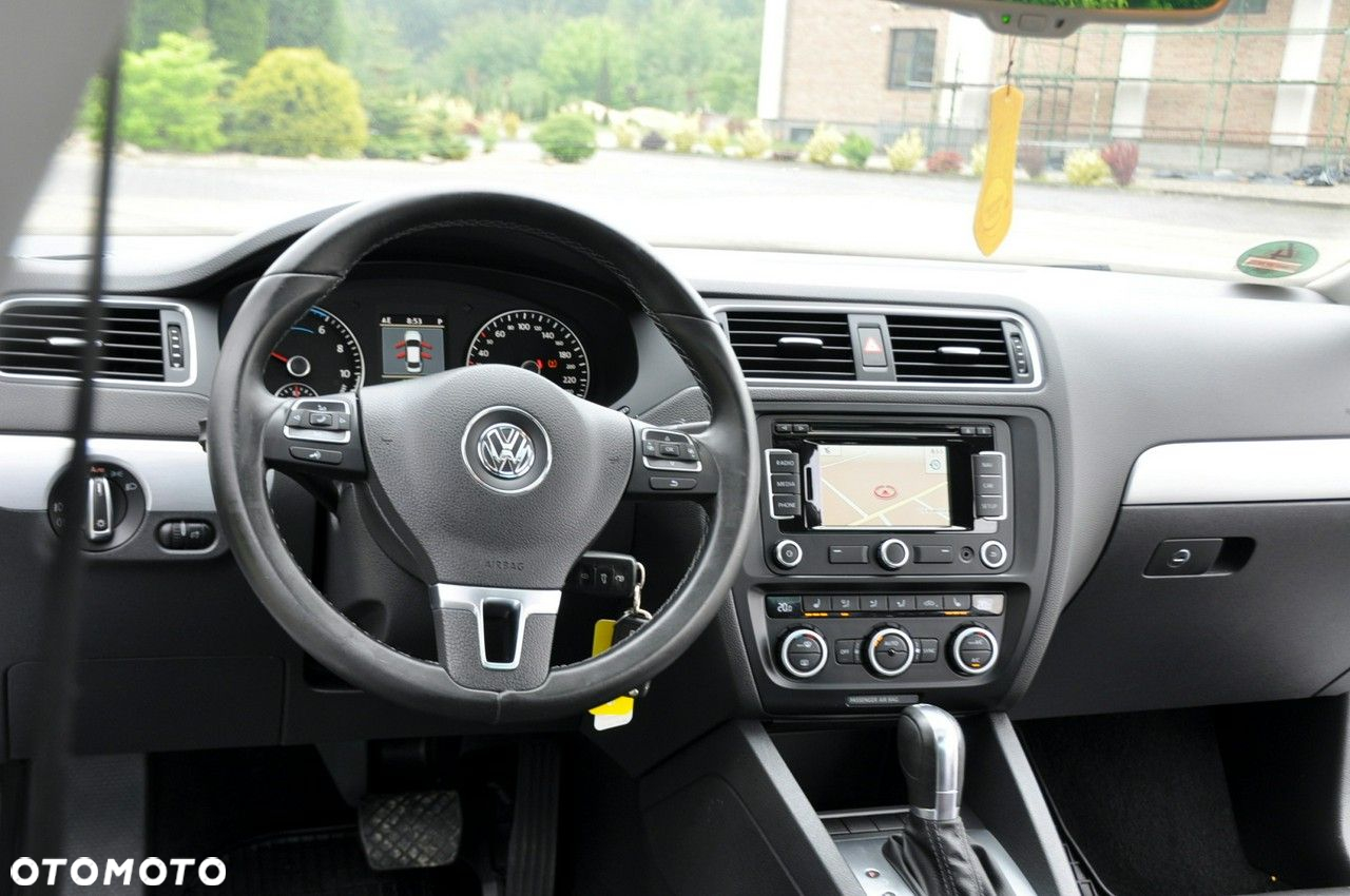 Volkswagen Jetta 1.4 Hybrid DSG Highline - 30