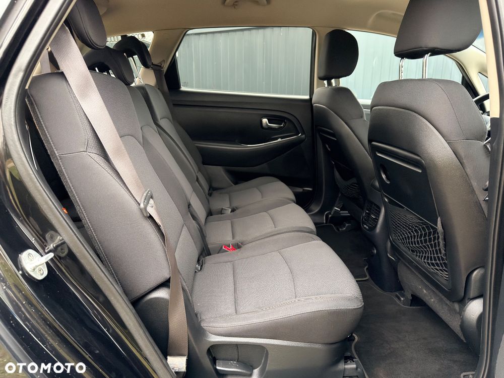 Kia Carens 1.6 GDI XL 7os - 23
